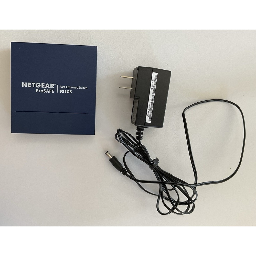 NETGEAR FS105‎ - 10  / 100 Mbps Fast Ethernet Network Switch w/AC Adapter